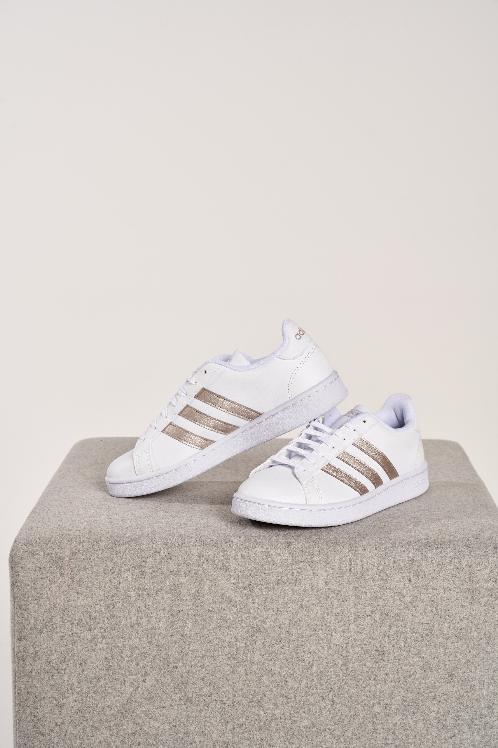Alternative: Sneaker