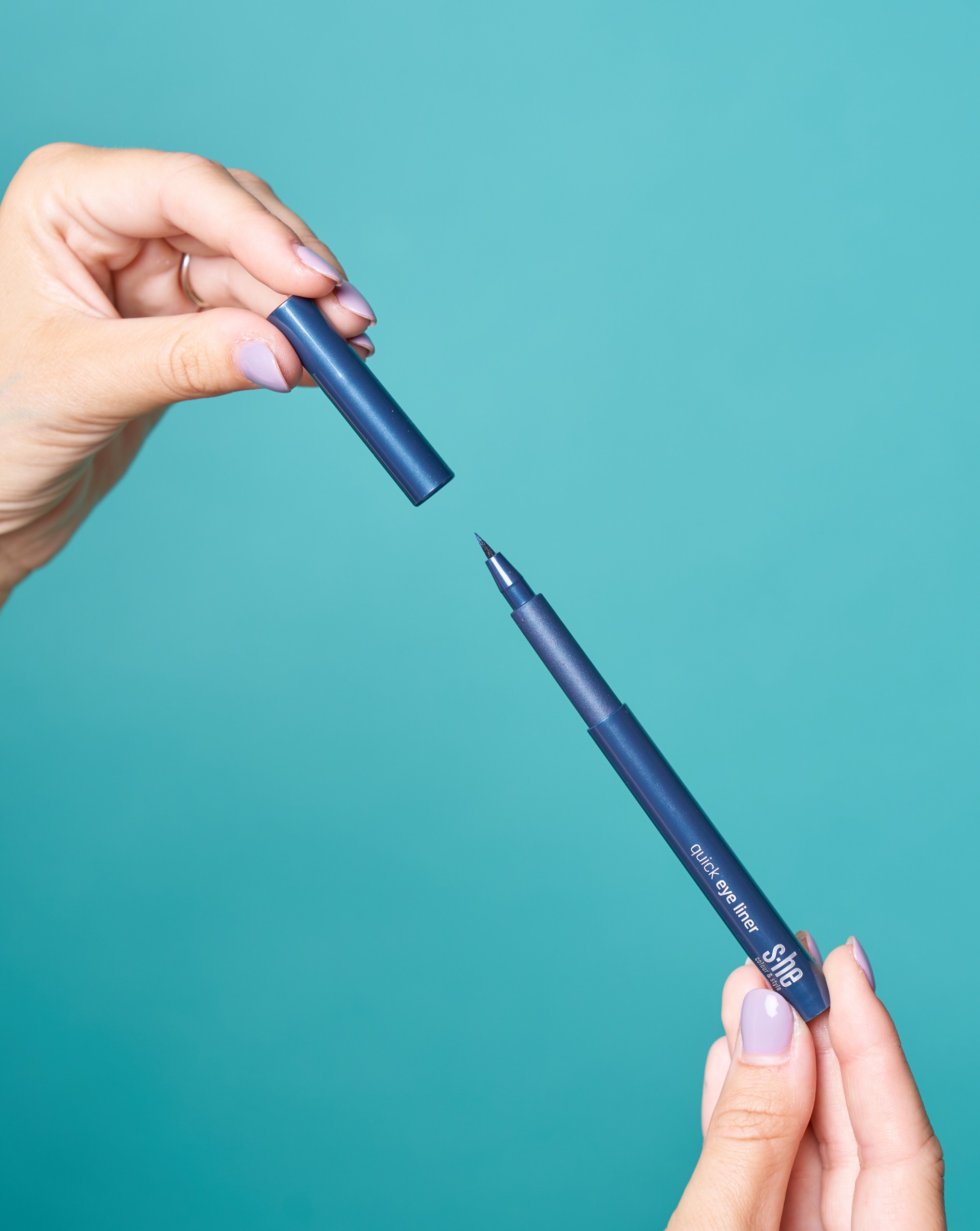 quick eye liner navy